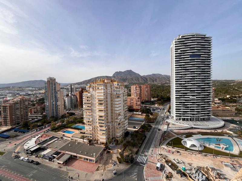 Foto 3f9f12f0-bcda-460c-9c5b-ee67b9898878. Attique avec piscine dans Playa Poniente Benidorm