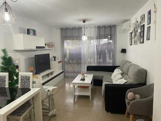 Pis a Playa Poniente. Espectacular vivienda de 3 dormitorios con terraza, piscina y pa
