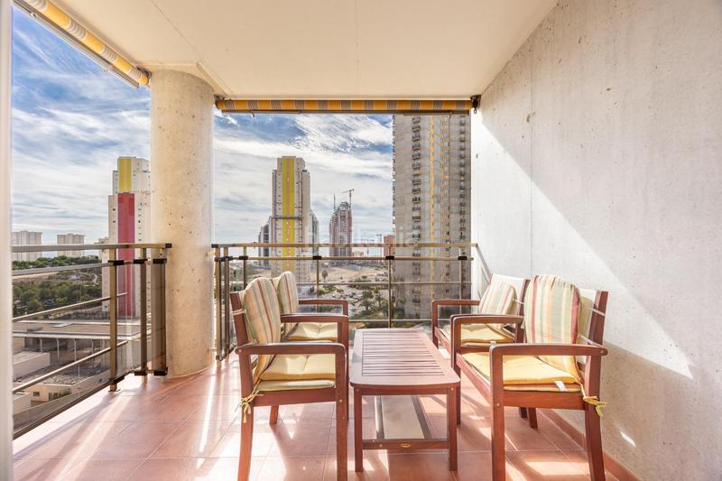 Foto 0db5bab2-5ee0-4d30-aacd-1d01c12b51f4. Piso bonito y amplio apto. en playa poniente, al lado de un campo de golf y bonitas vistas al mar! en Benidorm