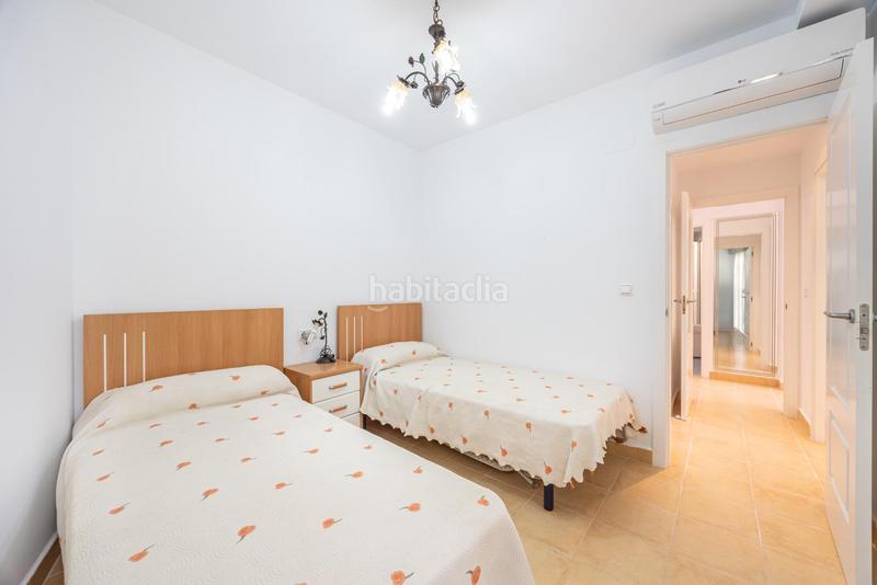 Foto 8fa92a09-118f-4063-a1c0-ddd4c36073e5. Piso bonito y amplio apto. en playa poniente, al lado de un campo de golf y bonitas vistas al mar! en Benidorm
