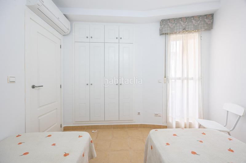 Foto f15db9f3-a988-48d9-bd1e-af5b71803a00. Piso bonito y amplio apto. en playa poniente, al lado de un campo de golf y bonitas vistas al mar! en Benidorm