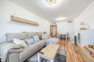 Pis a Colonia Madrid. Piso de 3 dormitorios 2 baños completamente reformado!