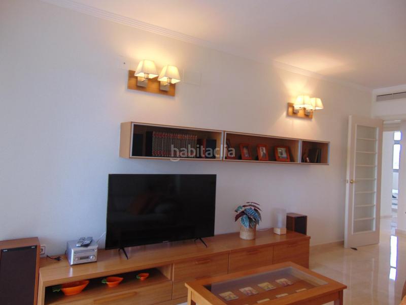 Foto f17b368a-73af-4182-8b47-a69a01a93240. Rent flat with heating in Via Parque Benidorm