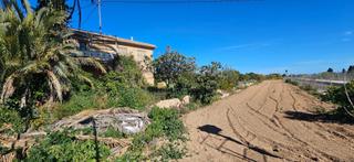 Xalet a Juzgados - Plaza de Toros. Chalet para reformar con 2.354 metros de parcela en benidorm.