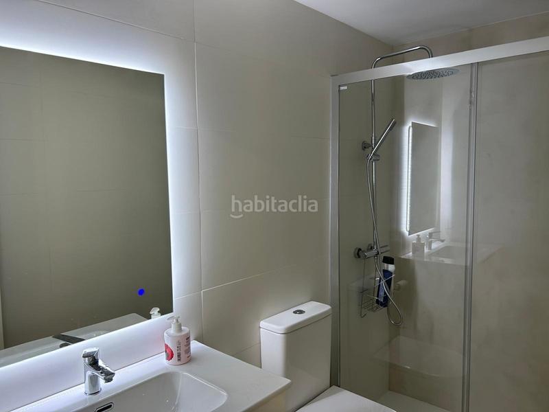 Foto 68f035a5-9e3f-4431-b0ef-2e6de7d79b6f. Piso apartamento en levante totalmente reformado a 300 mts del mar!! en Benidorm