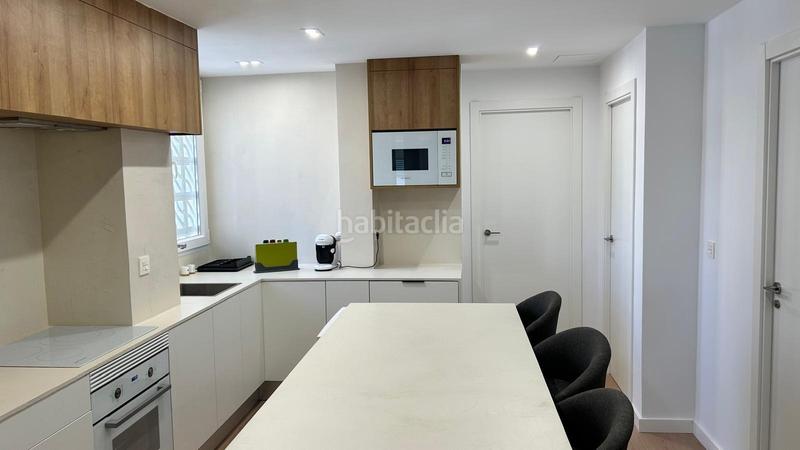 Foto d1a0d140-70ca-401d-9f3c-cbee2ba27f85. Piso apartamento en levante totalmente reformado a 300 mts del mar!! en Benidorm