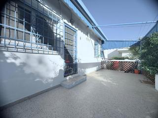 Xalet a Colonia Madrid. Oportunidad única de adquirir un chalet en benidorm!