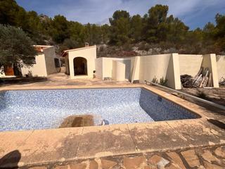 Flat in Finestrat Pueblo. Se vende vivienda en terreno rústico!