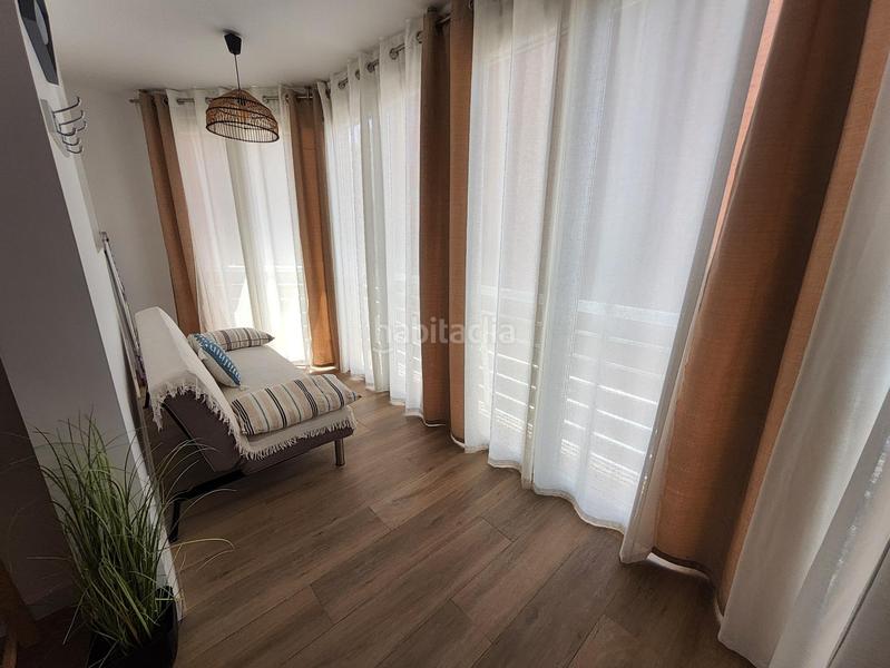 Foto 587a46aa-bf7c-4ef3-81bd-afdc00ce76b2. Piccolo appartamento con riscaldamento piscina in Benidorm