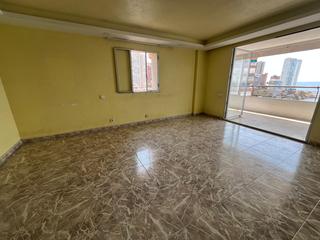 Apartament a Playa Levante. Piso en 2 linea de playa 2 dorm con vistas al mar, parking y pis