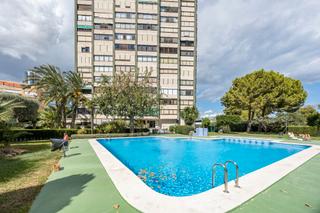 Pis a Levante Alto. Apartamento en levante 1 dorm, piscina, parking con vistas