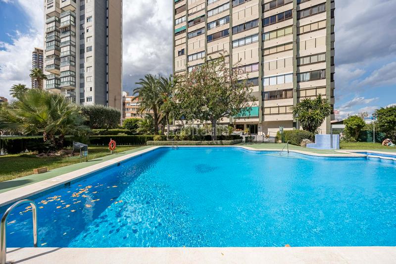 Foto fe1b77b1-671e-4c9b-baa9-6f440a42388d. Pis amb piscina a Levante Alto Benidorm
