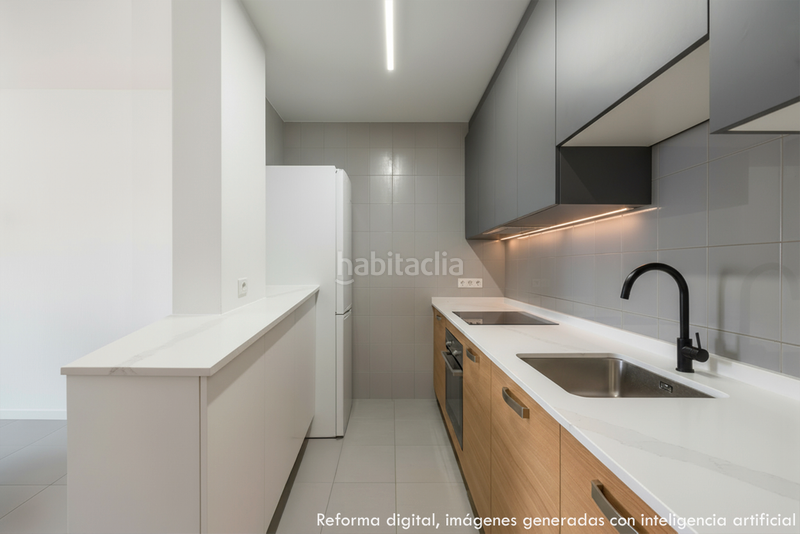 Foto 3ac8e026-4e06-489c-ad1f-bbc5728543a1. Appartement mit pool in Playa Poniente Benidorm