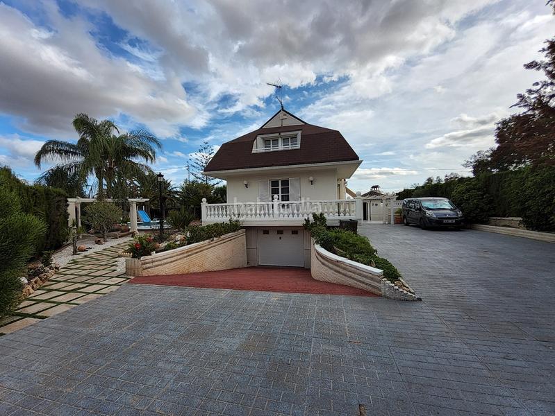 Foto 338a29c0-2fa0-4362-8cf1-dd315f0ea79d. Chalet avec piscine dans Sol y Luz Sant Vicent del Raspeig