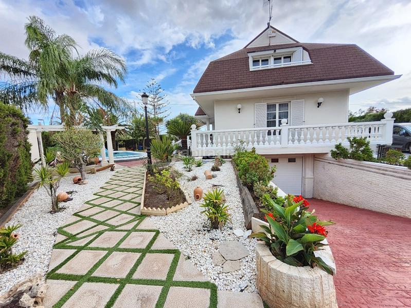 Foto 5cc1c352-652e-4090-be41-340d38fd1f9a. Chalet avec piscine dans Sol y Luz Sant Vicent del Raspeig