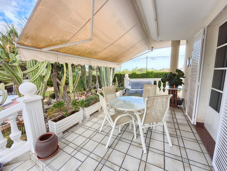 Foto a5ff4b5b-db31-4e7b-a8bf-f34672f6261b. Chalet avec piscine dans Sol y Luz Sant Vicent del Raspeig