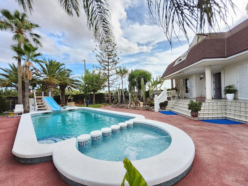 Foto cae0ee06-24b9-47b7-a1dd-e95d4415d63f. Chalet avec piscine dans Sol y Luz Sant Vicent del Raspeig