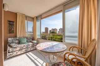 Appartement à Playa Poniente. Apartamento con gran potencial en exclusiva urbanización, en la