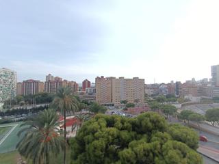 Appartement à Juzgados - Plaza de Toros. Piso reformado con piscina y parking en zona juzgados