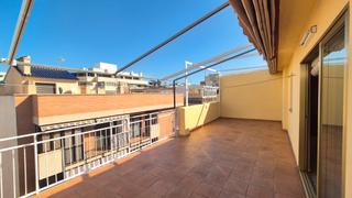 tic en Centro Urbano. tico con amplia terraza en el centro de benidorm, a un paso de