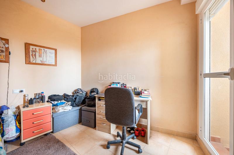 Foto c6a9c989-cc93-4dfe-971a-3fdccd5e16d9. Apartament amb piscina a Via Parque Benidorm