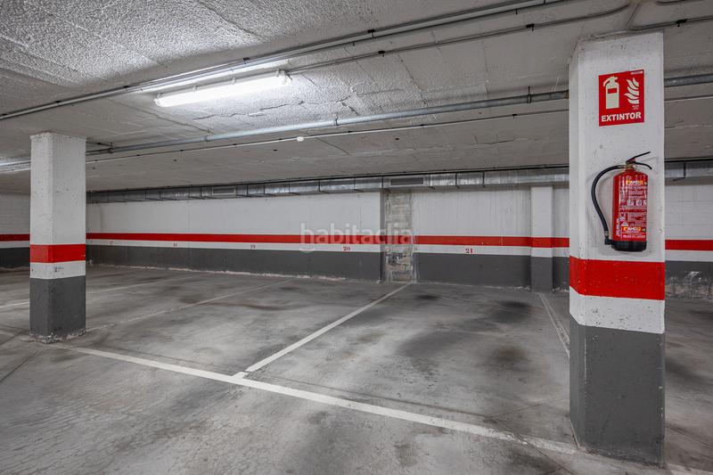 Foto fd076a61-5c1d-46a8-8d31-03acb3e3e500. Apartament amb piscina a Via Parque Benidorm