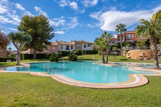 Casa adossada en Golf Baha. Precioso bungalow en perfecto estado en una de las urbanizacione