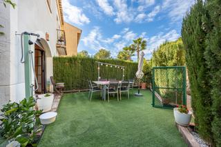 Casa a schiera en Golf Baha. Precioso bungalow en perfecto estado en una de las urbanizacione