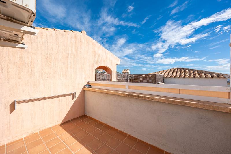 Foto f36eb8e9-3f5d-4bee-96fa-c6e271ff437a. Maison jumelée avec chauffage piscine dans Golf Bahía Finestrat