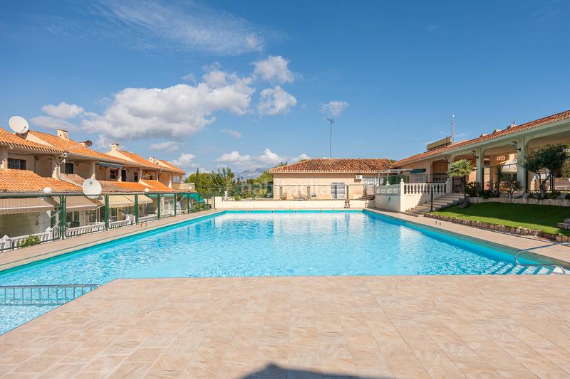 Foto 573ebcae-1f94-4861-ac9b-c2ab046b6a47. Appartement avec chauffage piscine dans Sierra Helada Benidorm