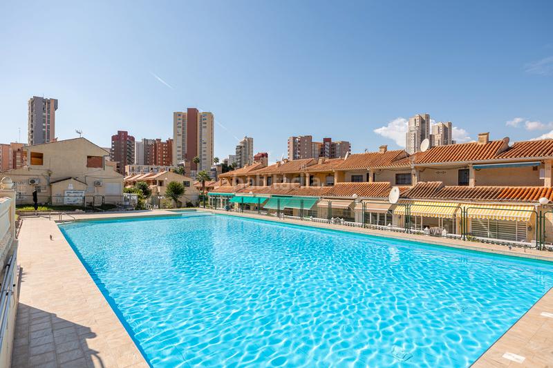 Foto 9ea2703f-6c64-4d82-8fff-c0d5f00b0723. Appartement avec chauffage piscine dans Sierra Helada Benidorm