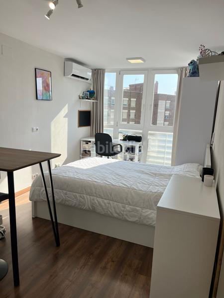 Foto fe20ba19-27d4-4b3f-b08a-5c41e448c68f. Estudi amb piscina a Juzgados - Plaza de Toros Benidorm