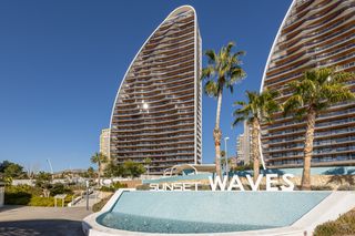 Etagenwohnung en Playa Poniente. Amlio y exclusivo piso en  urbanizaci�n sunset waves, en playa d