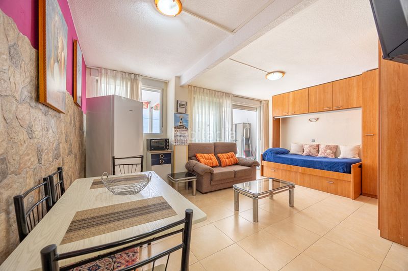 Foto f794e442-1865-44aa-a770-e84c64a71487. Apartament amb piscina a Rincón Bajo Benidorm