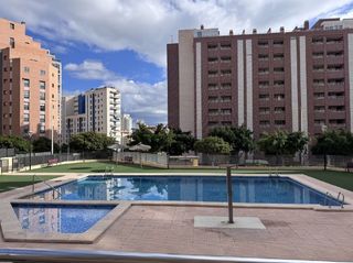 Flat in Bulevar-Puerta Mítica. Apartamento en urbanización de excelente calidad