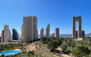 Etagenwohnung en Via Parque. Fant�stico piso en v�a parque