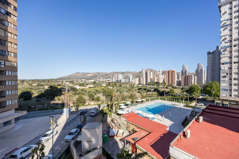Foto c87fba29-6abb-4c13-a005-5604fd2a5fd4. Apartament amb piscina a Levante Alto Benidorm