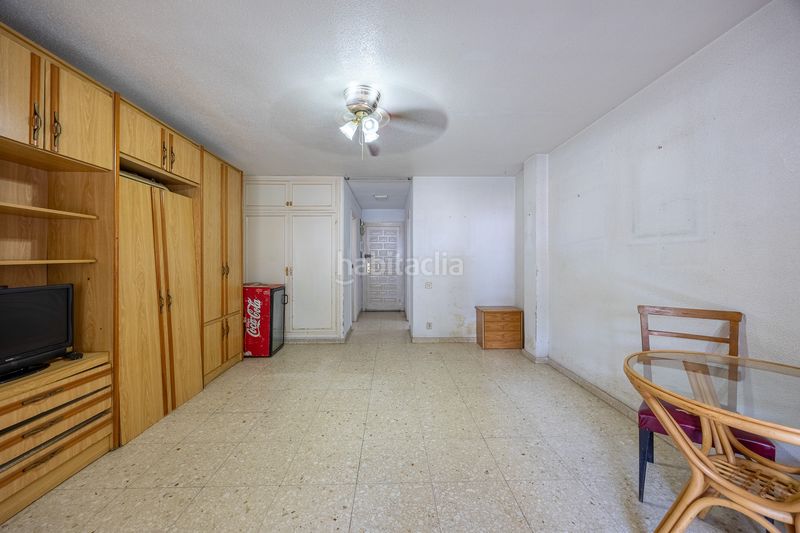 Foto 769fa891-ee5b-4069-a54c-195d0125398e. Estudi amb piscina a Playa Levante Benidorm