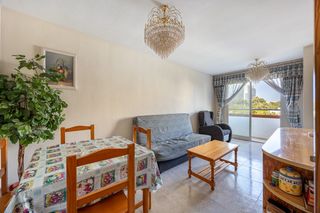 Appartamento in Colonia Madrid. Vivienda de 3 dormitorios, 2 baño, con garaje, frente al pulmón