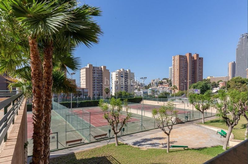 Foto 2064f7e7-f0b1-457a-a67e-5dc81f4b7ea1. Pis amb piscina a Playa Poniente Benidorm