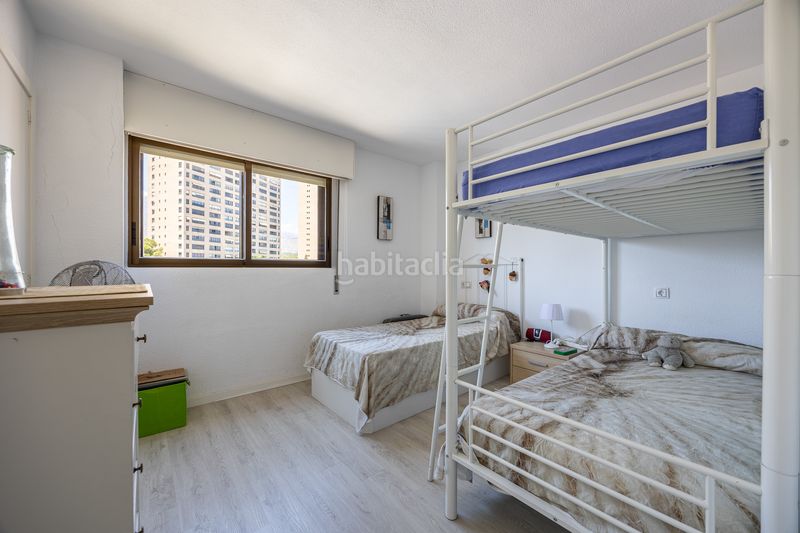 Foto b83843ad-594a-4a73-b9e7-b19153101134. Pis amb piscina a Playa Poniente Benidorm