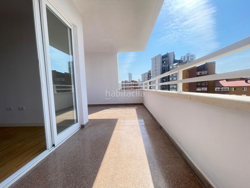 Foto 4242ee31-e0af-4808-a9df-f72eb8d233b5. Pis amb piscina a Playa Poniente Benidorm