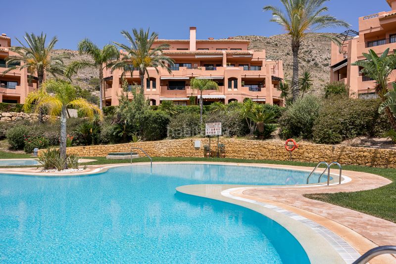 Foto e32e2edc-f2ea-42bb-981b-706b70bf90bc. Àtic amb piscina a Golf Bahía Finestrat
