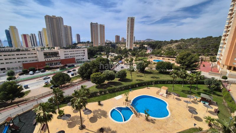 Foto f7cece17-bb66-46c5-ac7b-a79b9a0466da. Pis amb piscina a Via Parque Benidorm