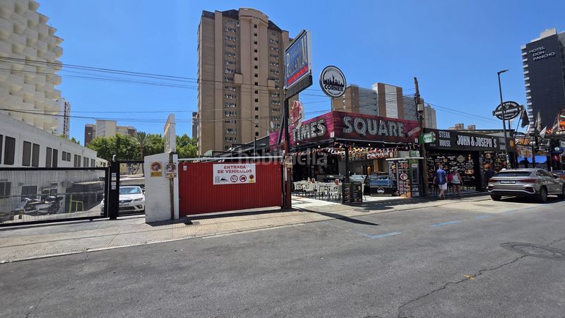 Foto c5fd2646-1eb9-47c5-b1ce-c890cc0c1adf. Aparcament cotxe a Playa Levante Benidorm