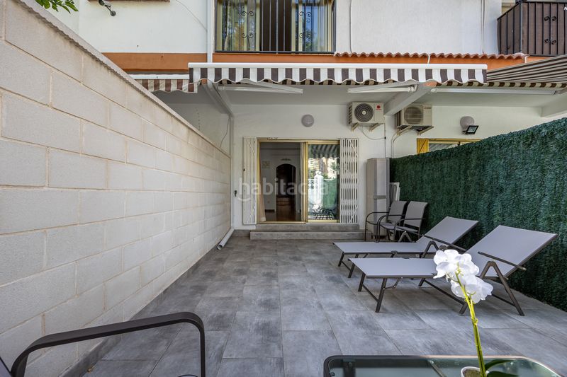 Foto 45d6e779-c899-4403-ab15-0e3a8b8af6b6. Casa adossada amb piscina a Rincón Bajo Benidorm