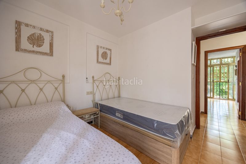 Foto a2e5d9d6-6a53-47d8-9e0b-f2ef31a0af49. Casa adossada amb piscina a Rincón Bajo Benidorm