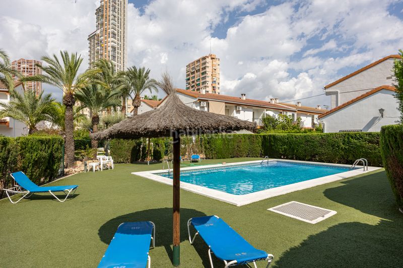 Foto e2b7f242-8eb9-470e-aef9-2d3292c40c9b. Casa adossada amb piscina a Rincón Bajo Benidorm