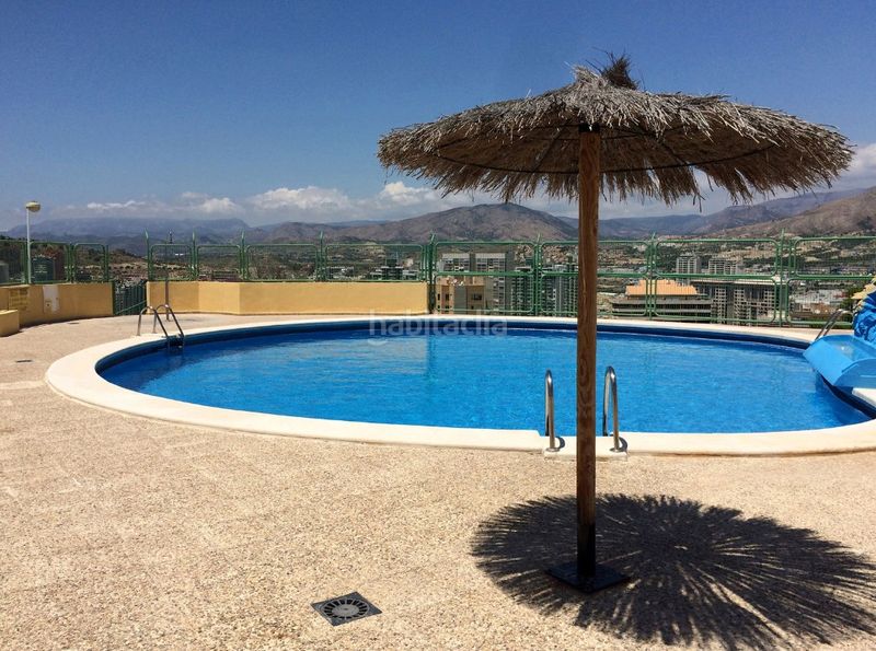 Foto 052b3727-add1-4715-8fea-b5fe6626b3ae. Pis amb piscina a Playa Poniente Benidorm