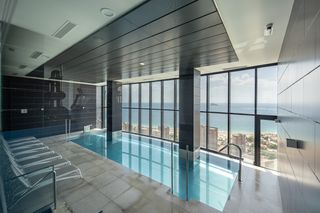 Appartement à Playa Poniente. Espectacular apartamento de nueva construcción, en playa de poni